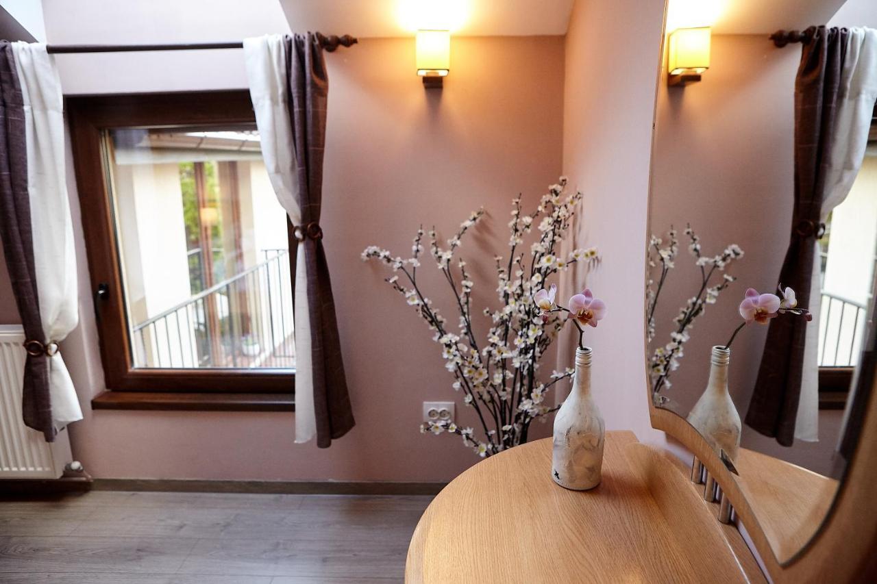 Apartament Rozelor Braşov Exterior foto